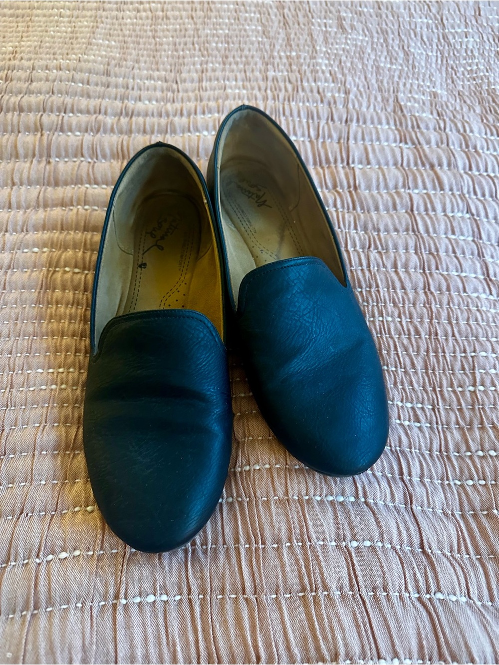 Natural Sole Classic Black Leather Slip-On Flats